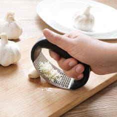 Netscroll Fokhagyma vagy gyömbér prés, másodperc alatt összetöri a fokhagymát, rozsdamentes acél, kényelmes fogantyú, könnyű tisztítás, alkalmas fokhagymás vajhoz, salátákhoz és egyéb ételekhez, GarlicSmasher