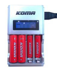 KOMA NB28 - Akkumulátor töltő LCD kijelzővel - 2x AA 2200 mAh, 2x AAA 800 mAh