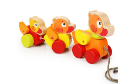 Lean-toys Fából készült kacsák egy zsinóron húzható játék 13722