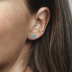 Pandora Bájos ezüst fülbevaló kék cirkónium kövekkel 292334C09