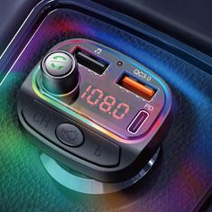 Dexxer Autós FM adó LCD bluetooth és töltő 12-24V 2x USB Quick Charge 3.0 RGB