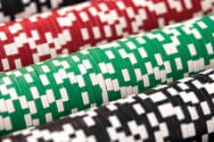 BigBuy Hatalmas póker készlet bőröndben 2 pakli kártyával, 500 zsetonnal, és zöld alátéttel (BB-9538)