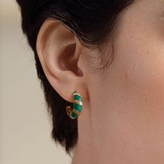 Rosefield Bájos aranyozott karika fülbevaló Emerald JEECG-J717