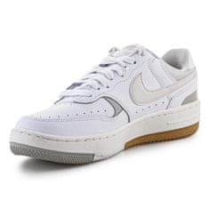 Nike Cipők fehér 38.5 EU Gamma Force
