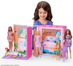 Mattel Barbie ház babával HRJ77