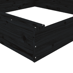 fekete négyszögű tömör fenyőfa homokozó ülésekkel