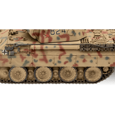 REVELL Panther Ausf D harckocsi műanyag modell (1:35) (03273)