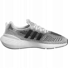 Adidas Cipők 44 2/3 EU Swift Run 22