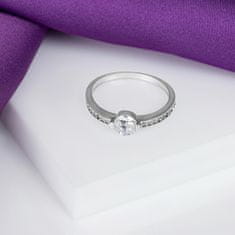 Brilio Silver Gyönyörű cirkóniumkövekkel kirakott ezüst gyűrű RI024W (Kerület 52 mm)