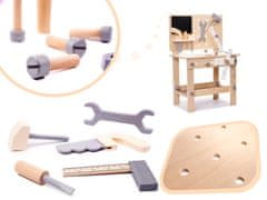 shumee Műhely fából készült eszközökkel az asztalon egy barkácskészlettel