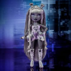 MGA Shadow High Mystery Doll sorozat 1 - Luna Madison