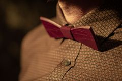 BeWooden Férfi fa csokornyakkendő Red Wine Bow Tie egyetemes