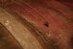 BeWooden női nyaklánc fából készült részletekkel egy boroshordóból Red Wine Necklace univerzális